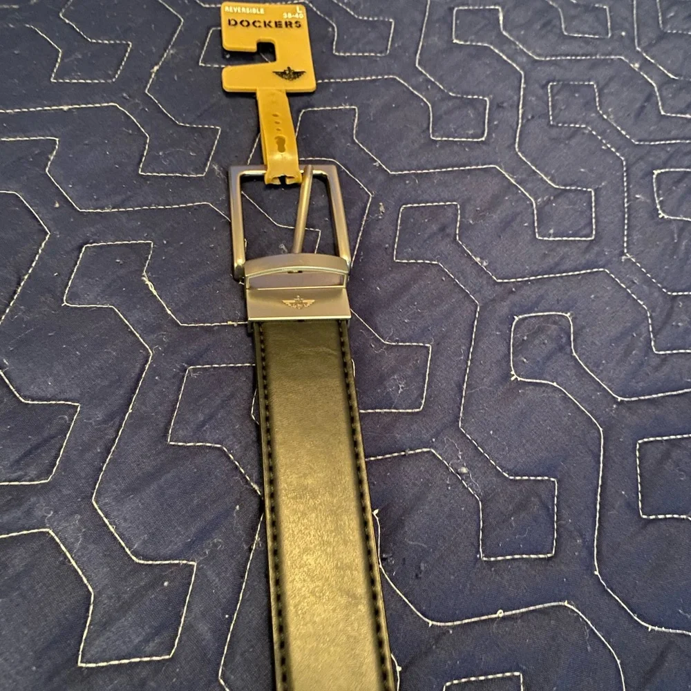 NWT Men’s Black/Brown Reversible Dockers Belt